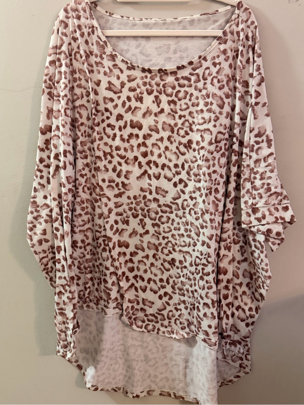 SHEIN Womens 20 White Scoop Neck Tunic with Taupe Leopard Print